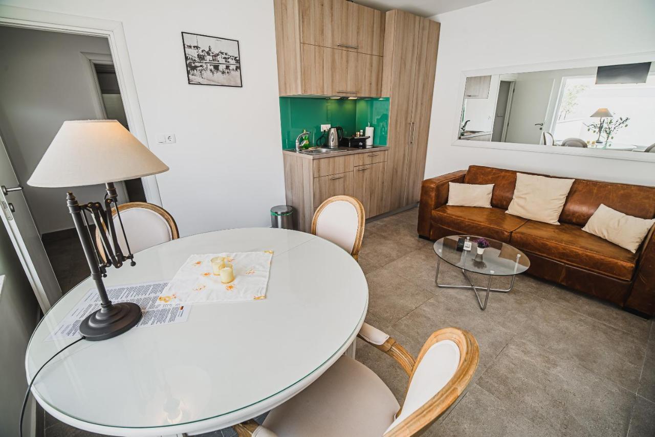 Downtown Luxury Apartments With Hot Tub Vodice Buitenkant foto