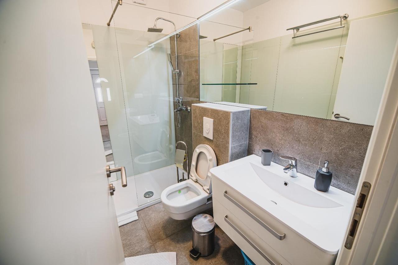 Downtown Luxury Apartments With Hot Tub Vodice Buitenkant foto