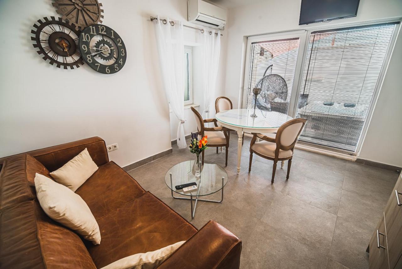 Downtown Luxury Apartments With Hot Tub Vodice Buitenkant foto