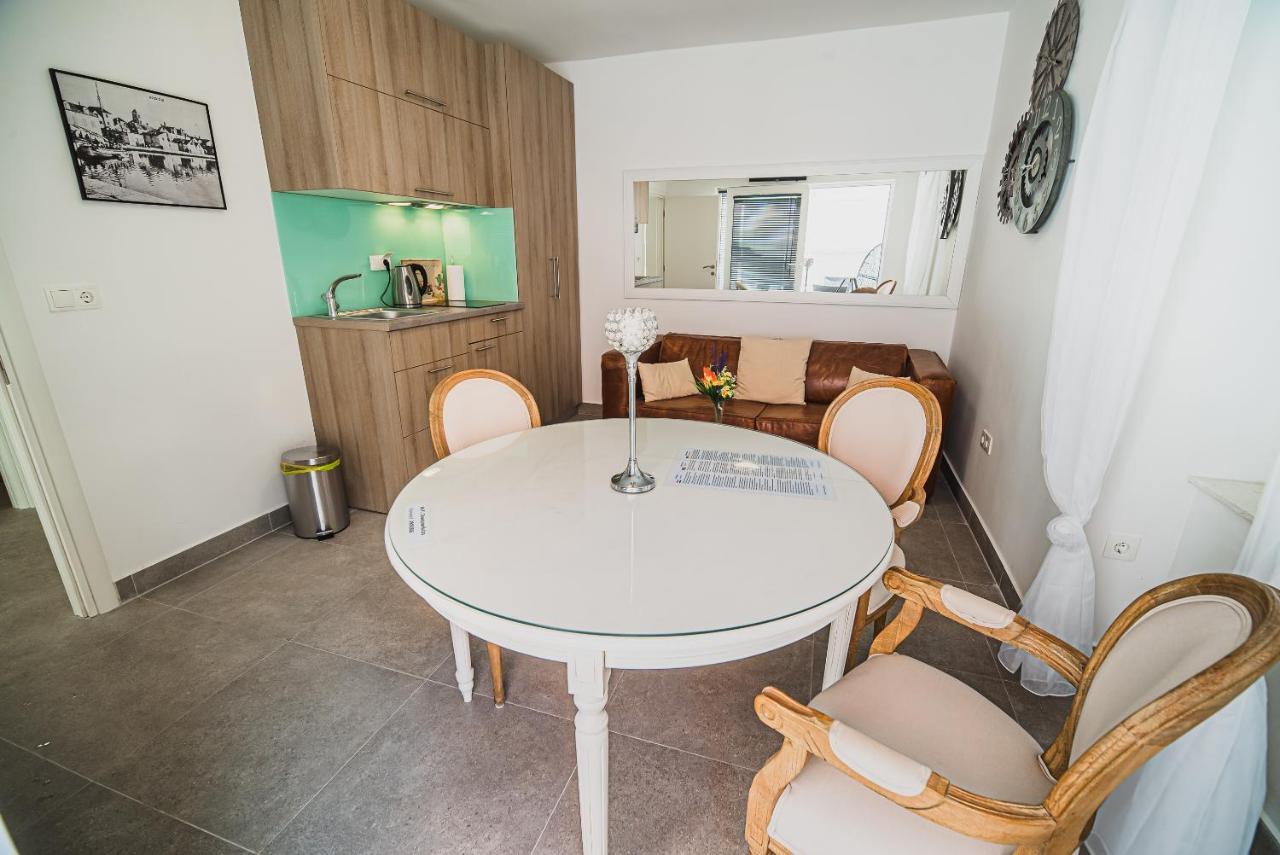 Downtown Luxury Apartments With Hot Tub Vodice Buitenkant foto