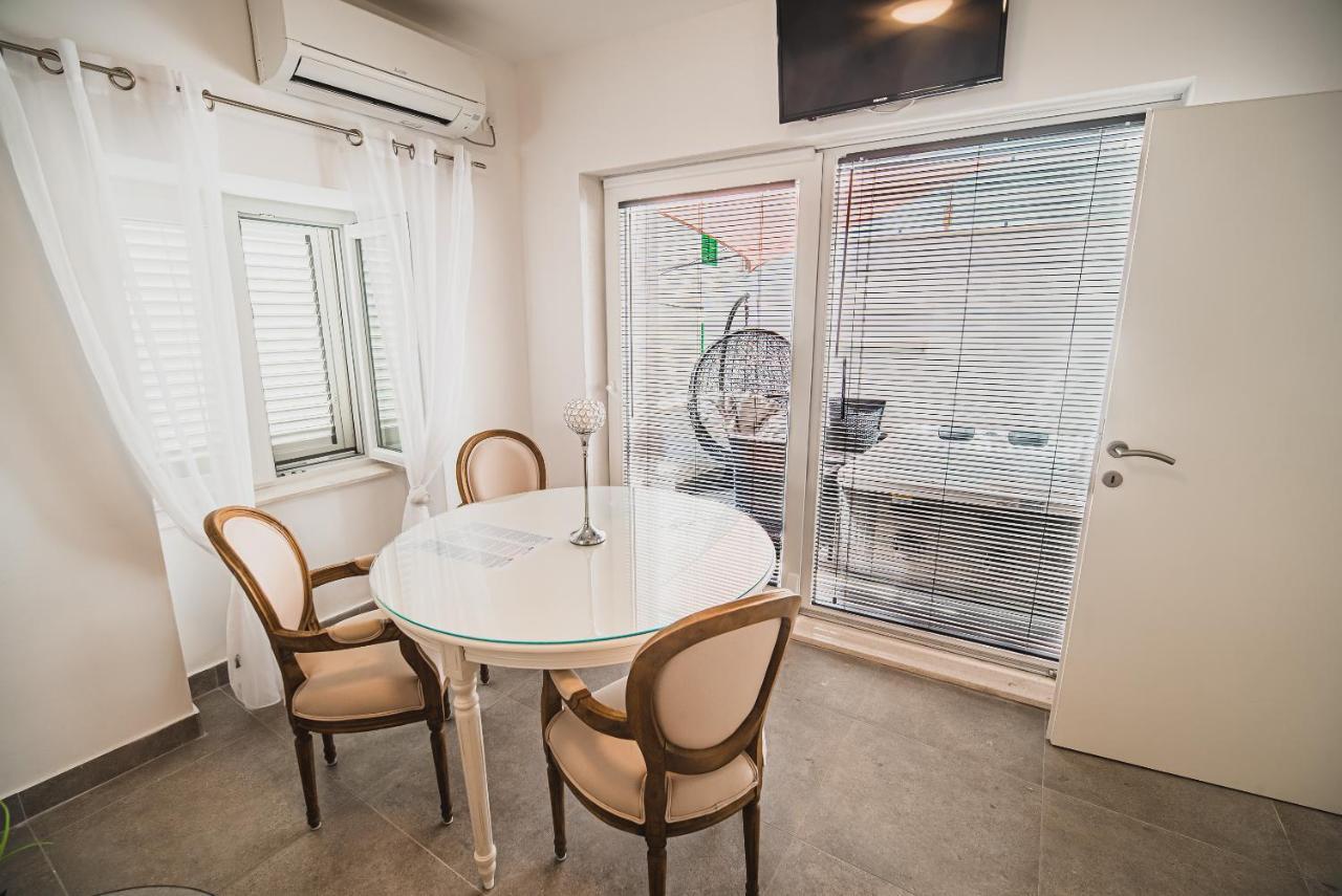 Downtown Luxury Apartments With Hot Tub Vodice Buitenkant foto