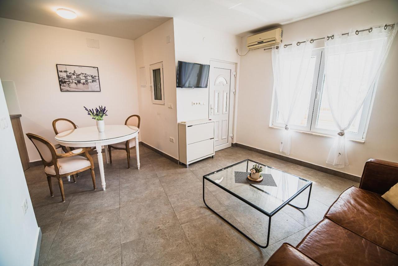 Downtown Luxury Apartments With Hot Tub Vodice Buitenkant foto