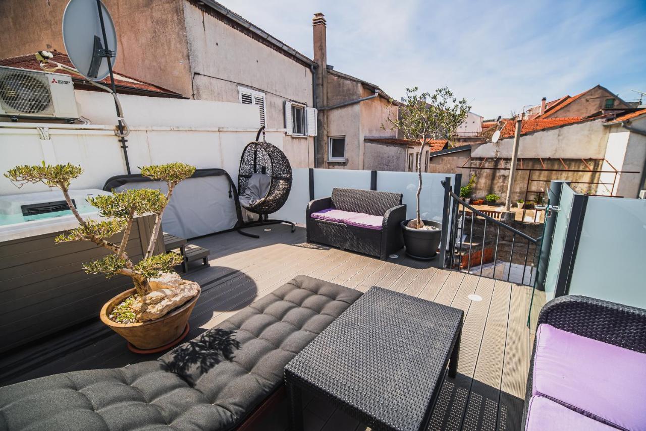 Downtown Luxury Apartments With Hot Tub Vodice Buitenkant foto