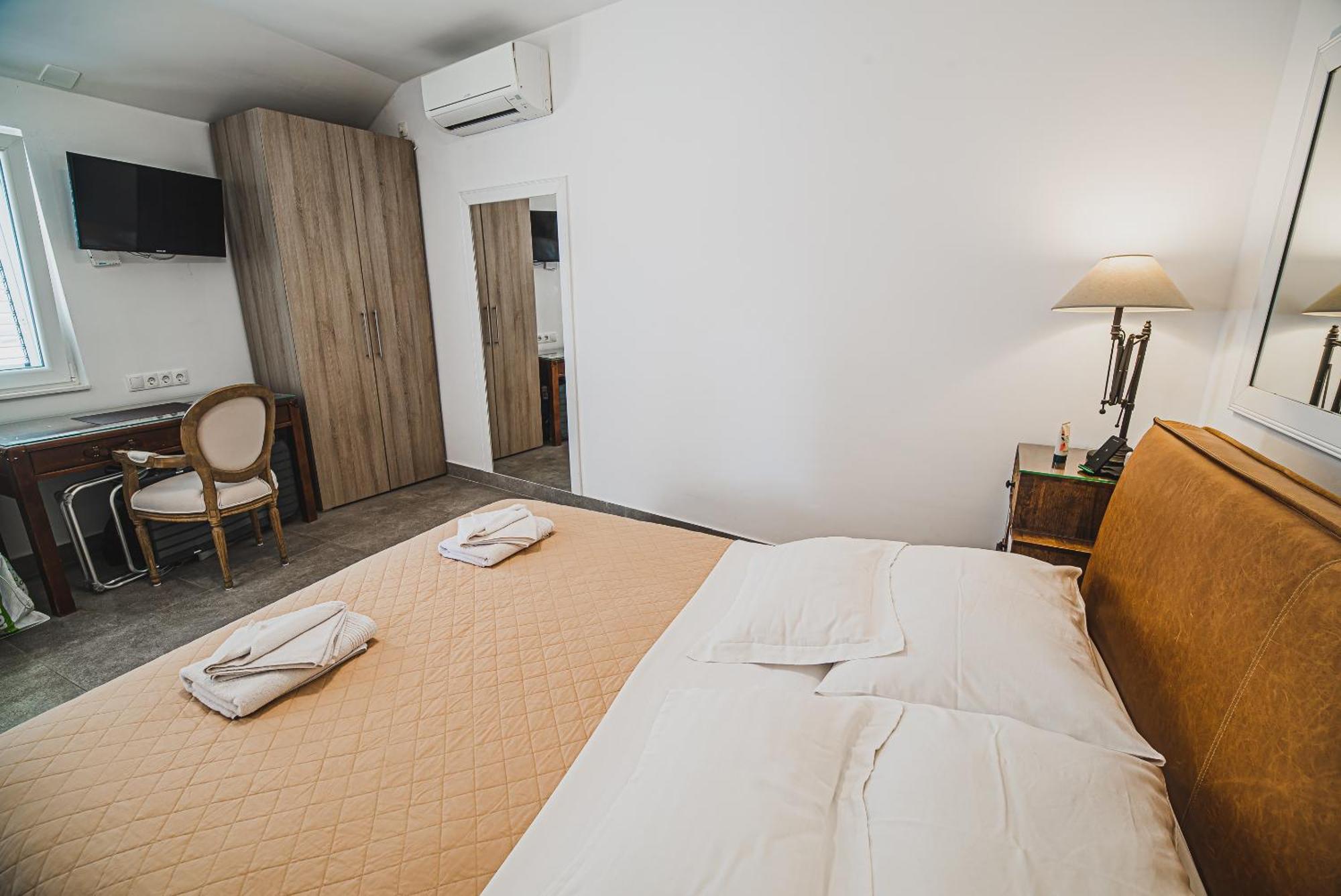 Downtown Luxury Apartments With Hot Tub Vodice Kamer foto