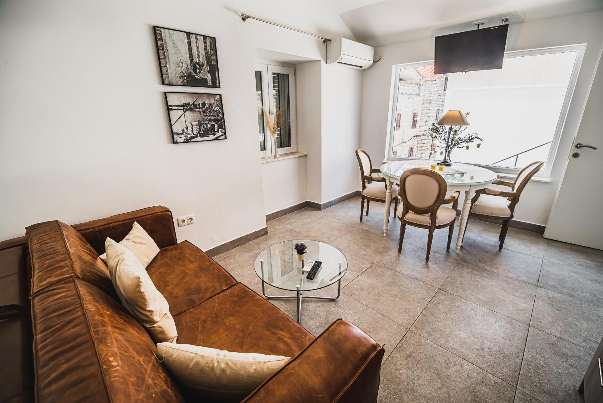 Downtown Luxury Apartments With Hot Tub Vodice Kamer foto