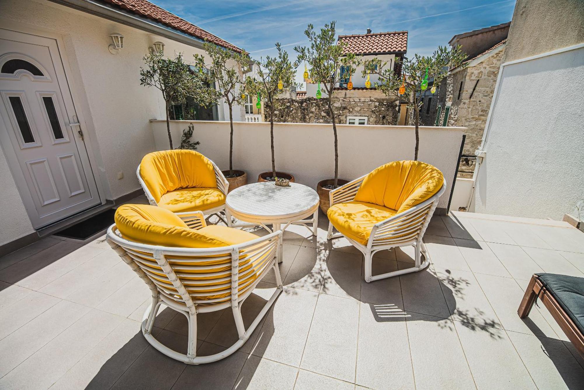 Downtown Luxury Apartments With Hot Tub Vodice Kamer foto